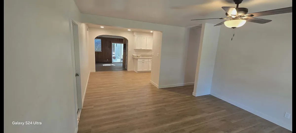Building Photo - 2104 Bowling Green Dr