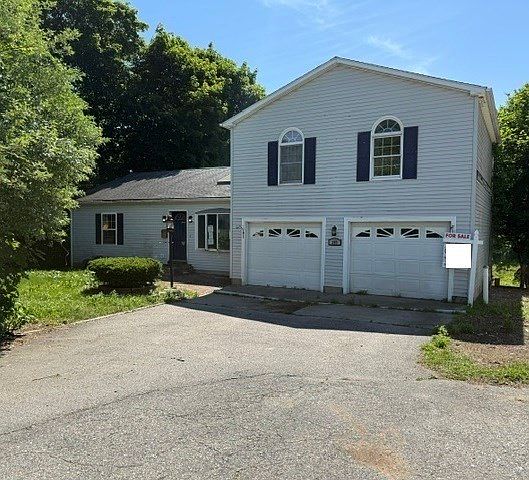 1st image of 399 Main St