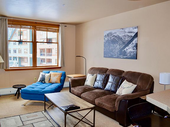 3rd image of 401 Nystrom Ln #1324