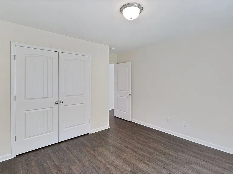 190 Brampton Ave — Photo 16