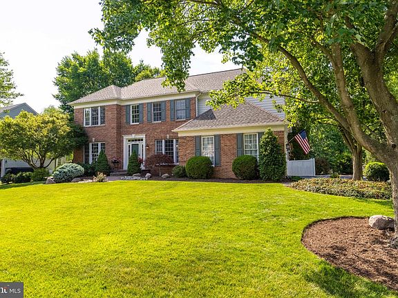 2nd image of 335 Sun Valley Dr