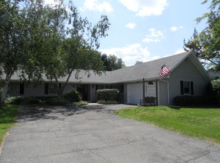 31 Shore Blvd, Slate Hill, NY 10973