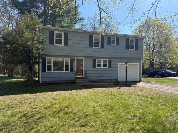 92 Adams St, Medfield, MA 02052