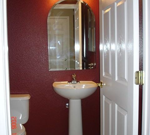 Half Bath w/Pedestal Sink