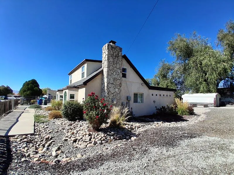 3 bed, 1700 sqft, $1,850 — Photo 2