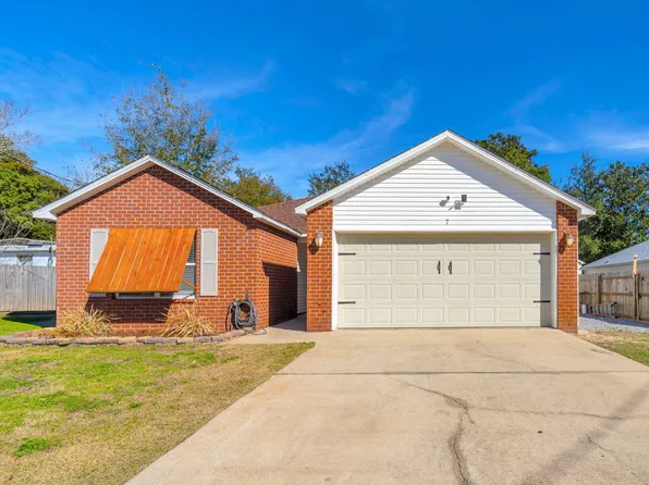 7 Snook Rd, Mary Esther, FL 32569