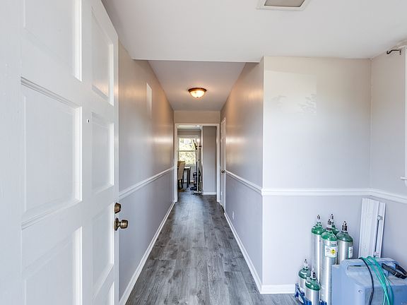 3rd image of 116 Connie Dr