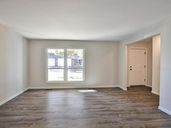 4th image of 4233 Massabielle Dr