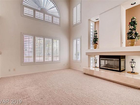 4th image of 8753 W Gilmore Ave