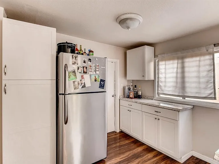 3744 Swift Ave — Photo 3