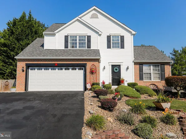 13127 Primrose Ln, Hagerstown, MD 21742