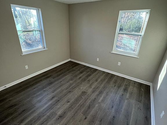 3rd image of 991 Kney St #1