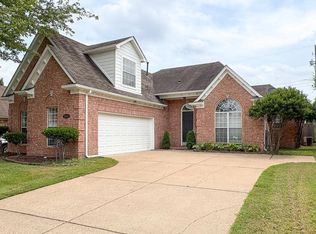 8581 Shady Elm Dr, Cordova, TN 38018