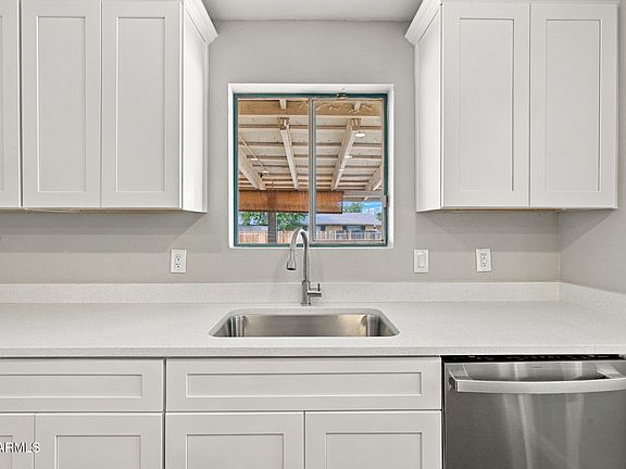5th image of 218 W BEAUTIFUL Lane