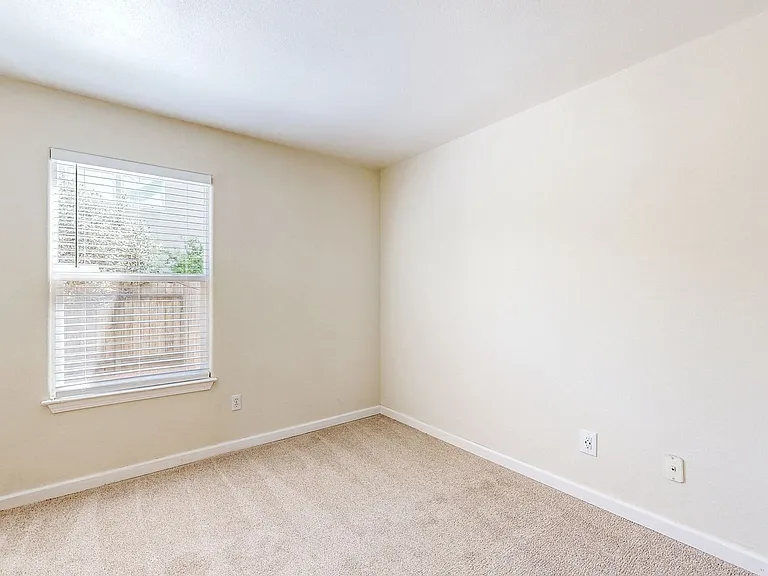 1211 Hidden Creek Pl — Photo 14