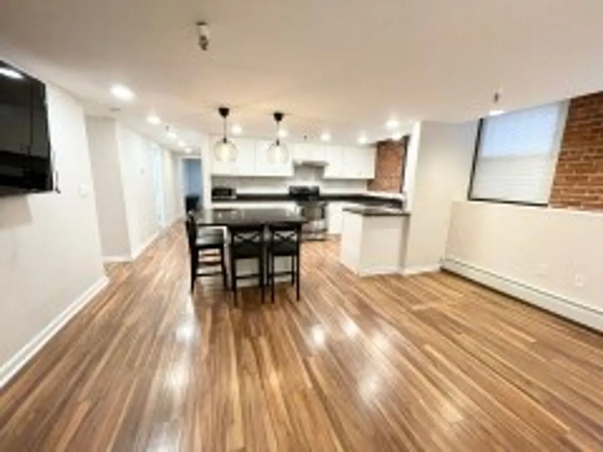 Building Photo - 39 Hemenway St #102