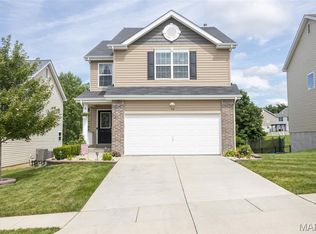 112 Village Glen Ct, Wentzville, MO 63385