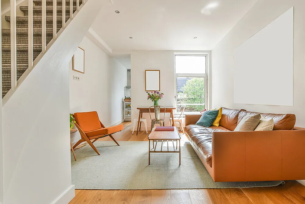 2 bed, 1.0 bath, 1000 sqft, $750 — Photo 1