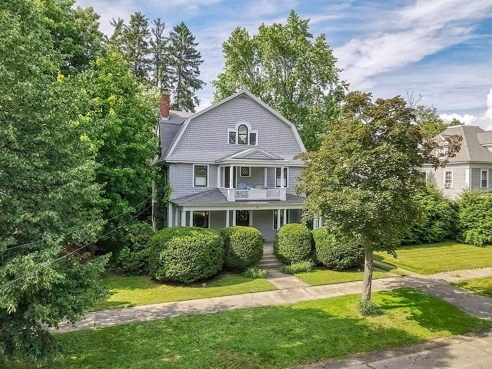 2nd image of 34 Woodlawn Pl