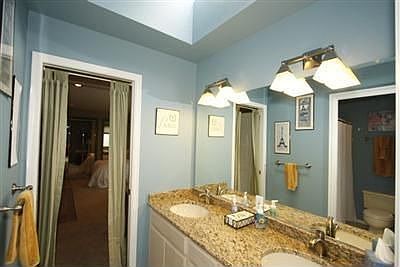 2nd image of 2522 Medina Cir