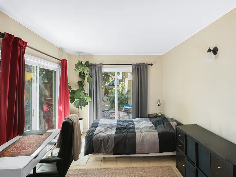 304 S Greengrove Dr — Photo 14