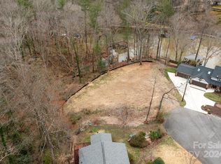 955 24th Avenue Dr NW, Hickory, NC 28601