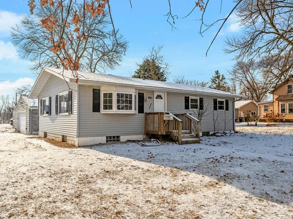 1424 10th St E, Glencoe, MN 55336