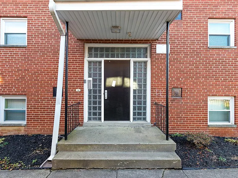 69 N 20th St #A — Photo 12
