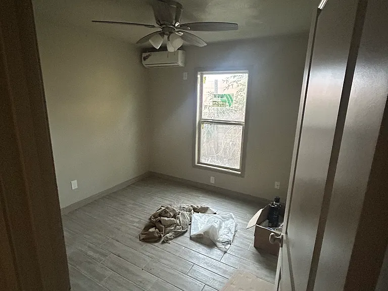 2450 E 30th St #1 — Photo 5