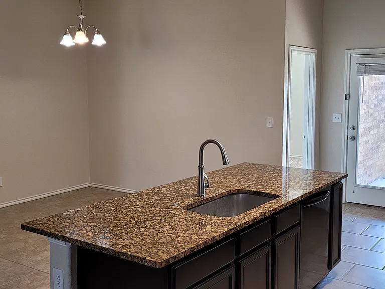 10113 Viola Ave — Photo 3