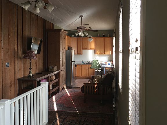 2nd image of 1328 Saint Mary St