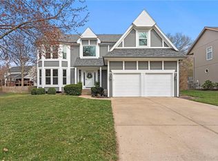 11503 S Oakview Dr, Olathe, KS 66062