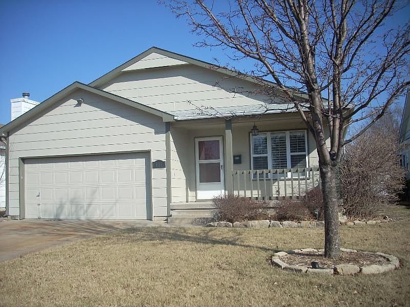 1st image of 114 N Abilene Ave