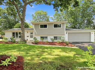 3500 Stonegate Rd, Waukegan, IL 60087