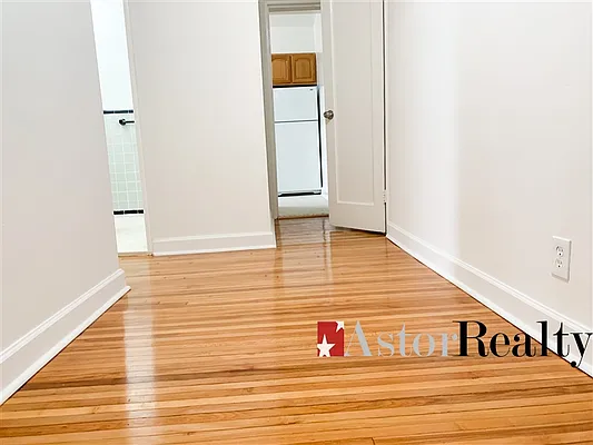 Rented by Astor Realty | media 21