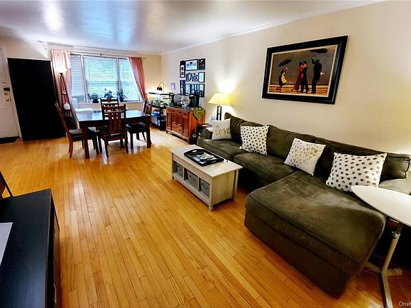 4th image of 31 Lawrence Park Cres #31