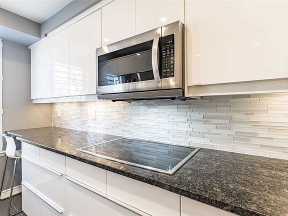 4th image of 2300 Parkhaven Blvd #210