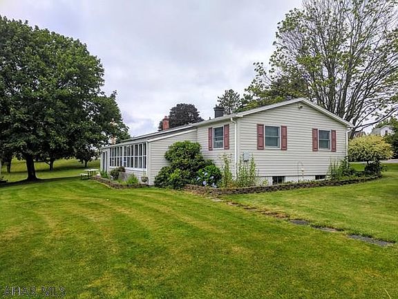 4th image of 109 Hite St
