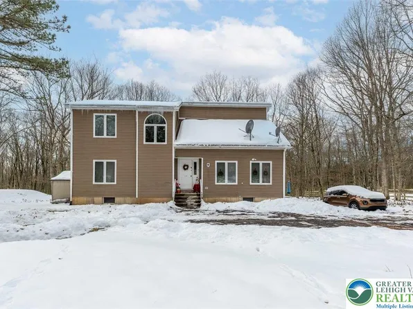 219 Mountain View Dr, Jim Thorpe, PA 18229
