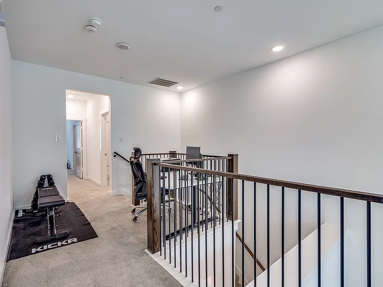 1520 Navasota Trl — Photo 25