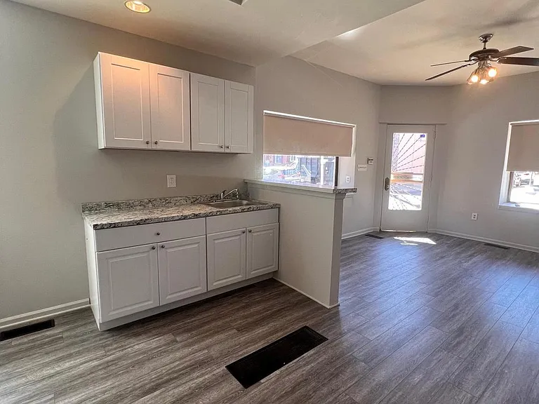 1315 W Porter St #1-& — Photo 9