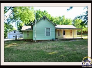 320 Market St, Carbondale, KS 66414