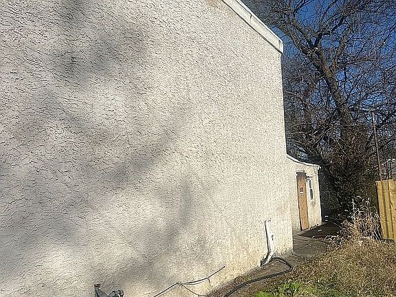 2nd image of 707 Pusey St