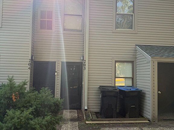 4th image of 203 Bromley Est