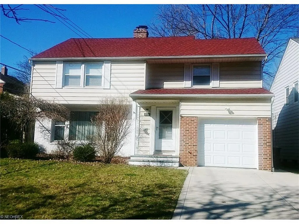2176 Lyndway Rd photo 1
