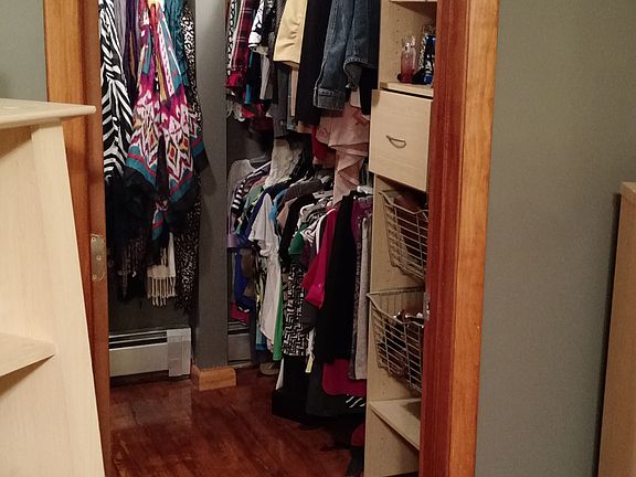 Master suite walk-in closet