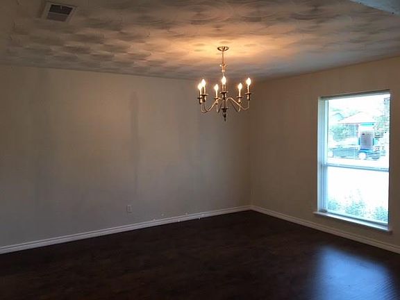 4th image of 3314 Hillsdale Ln
