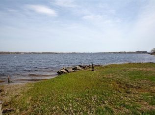 87 Orchard Ave, Barrington, RI 02806