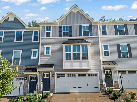 2nd image of 702 Greenwood Dr