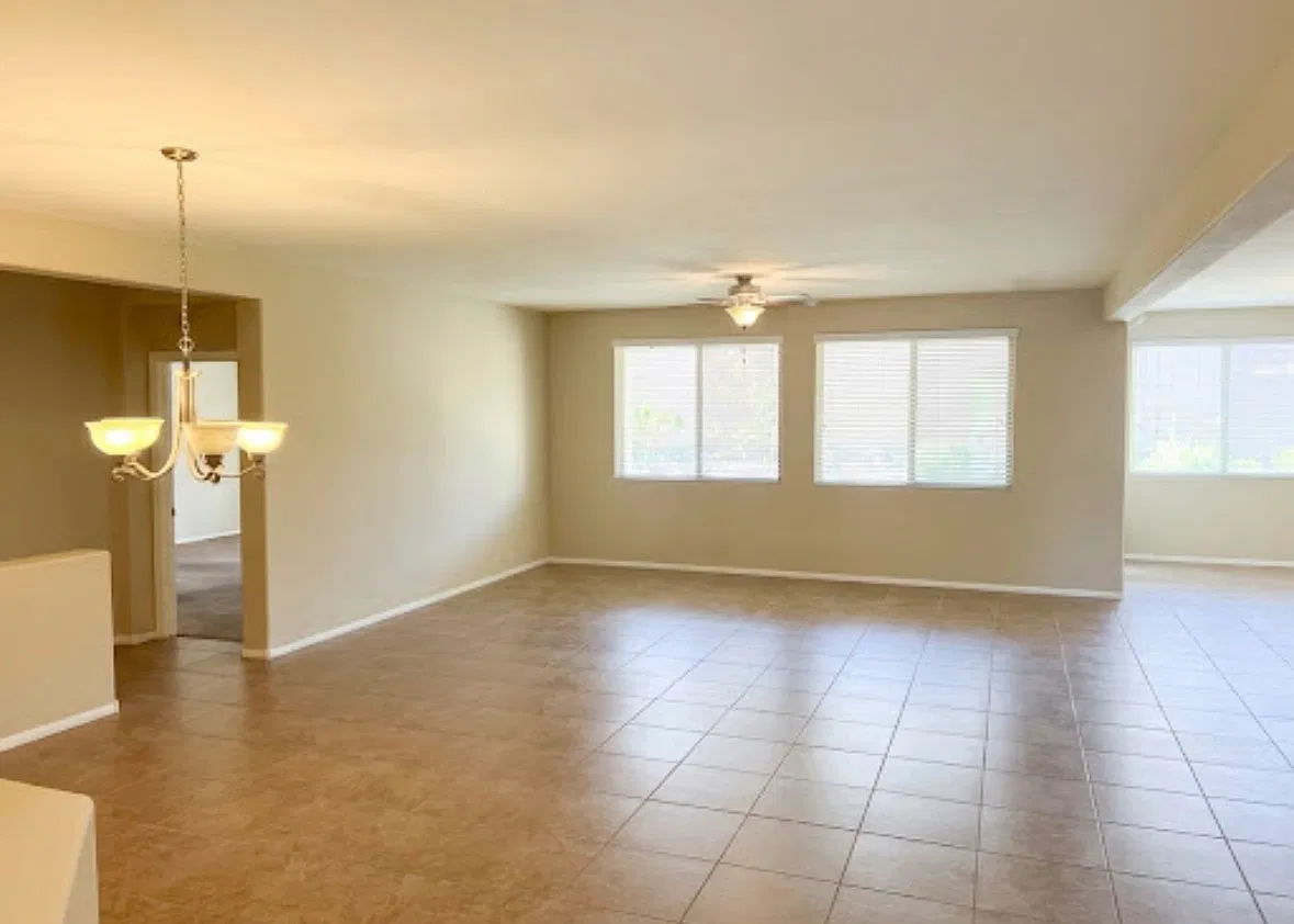 4 bed, 2535 sqft, $2,795 — Photo 2